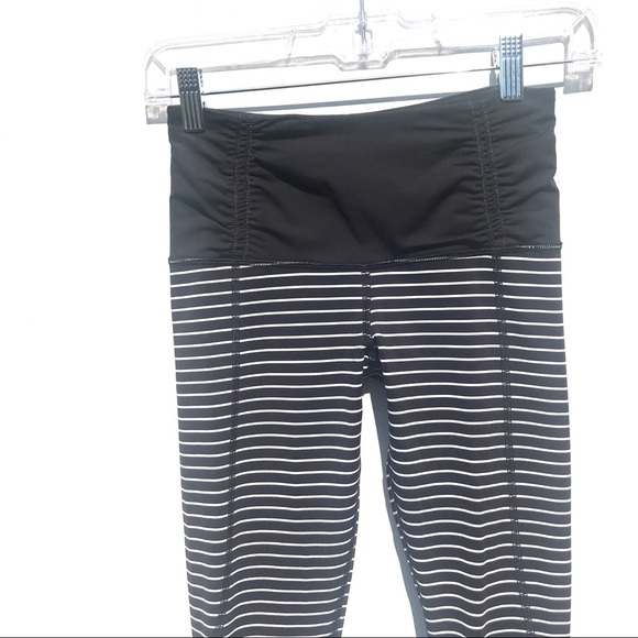 Lululemon Runday Parallel Stripe Black Crop pant 2 run day - Picture 5 of 8